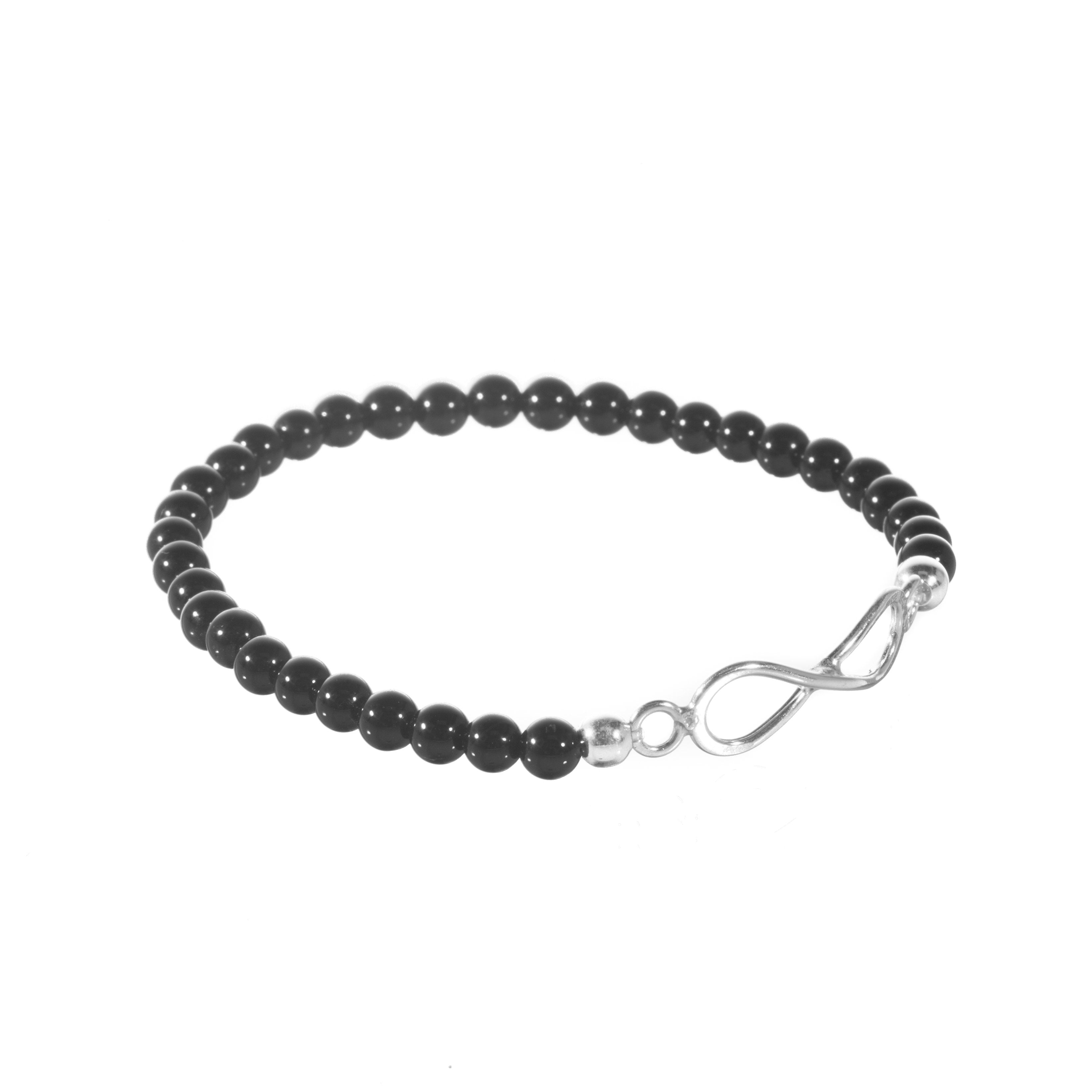 Pulsera de ónix con infinito de plata