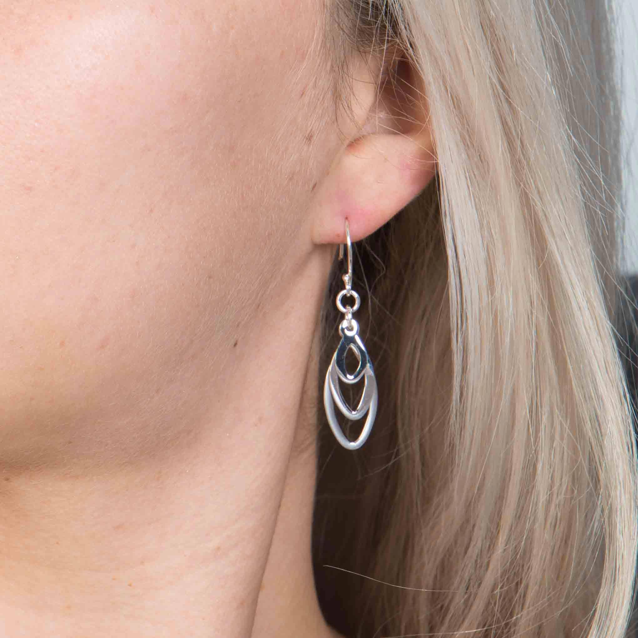 Aretes móviles de plata